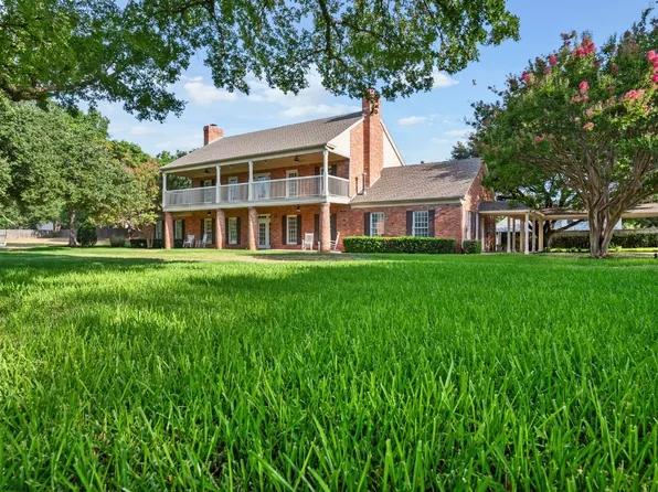 2 Home Place Ct, Dalworthington Gardens, TX 76016