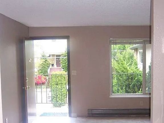 3rd image of 1725 NE 27th Ave