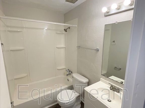 5th image of 12085 Hitchcock Dr