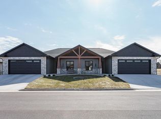 381 Ridge View Dr UNIT 4, Milton, WI 53563