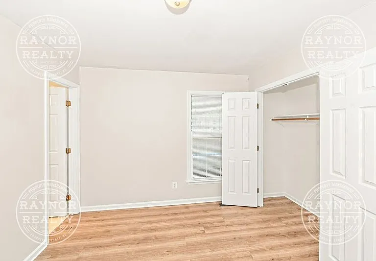 2102 W Knox St #B — Photo 7