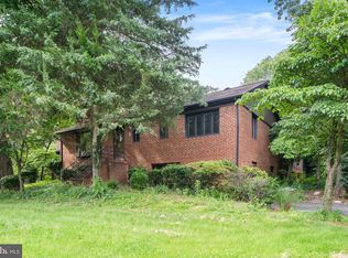 11712 Briggs Ct, Fairfax, VA 22030