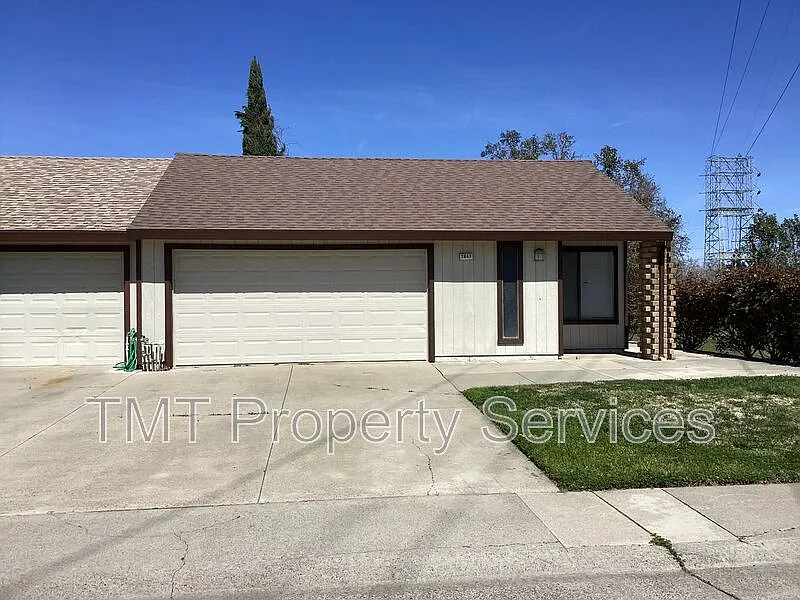 2 bed, 2.0 bath, 1132 sqft, $1,999 — Photo 2