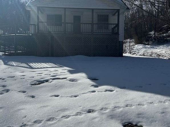 2229 Odd Rd, Ghent, WV 25843