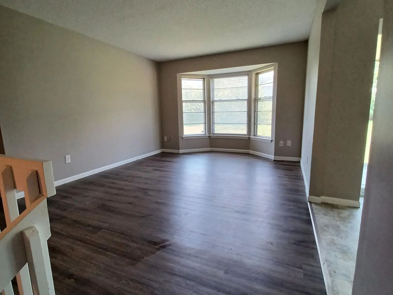 3 bed, 1300 sqft, $1,729 — Photo 4
