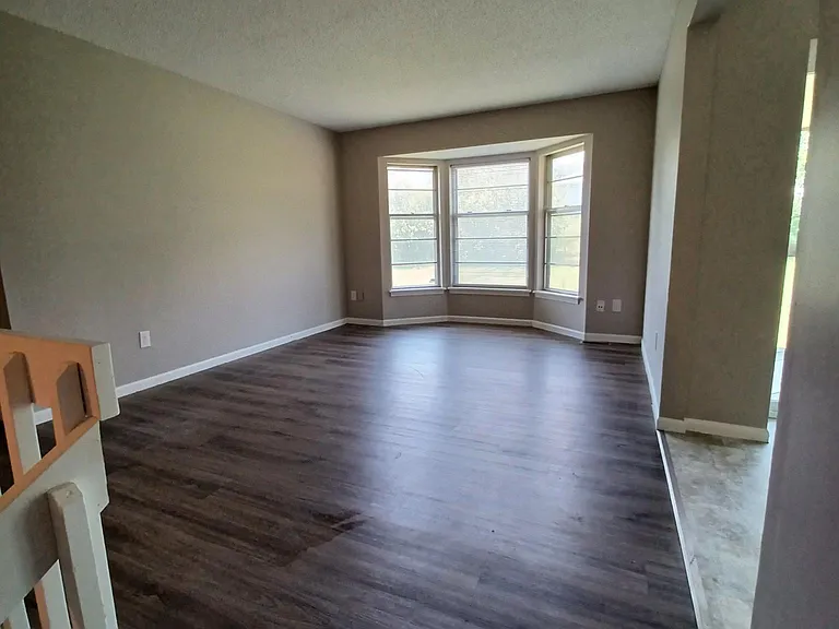 7006 N Chas Dr — Photo 4