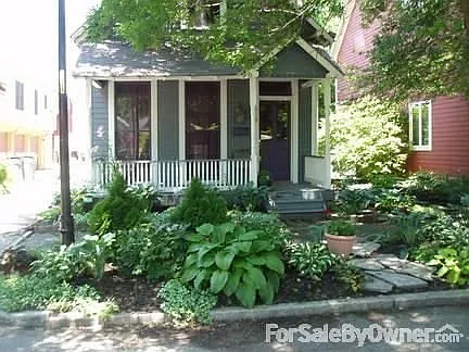 616 E Vermont St photo 1