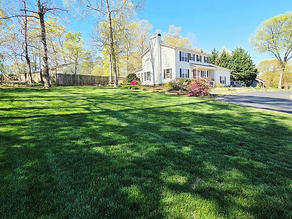 4th image of 801 Shoresbrook Dr