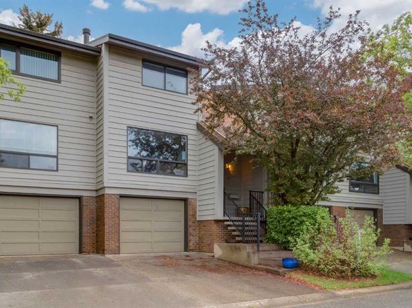 3302 E 50th St NW #10, Calgary, AB T3A 2C6