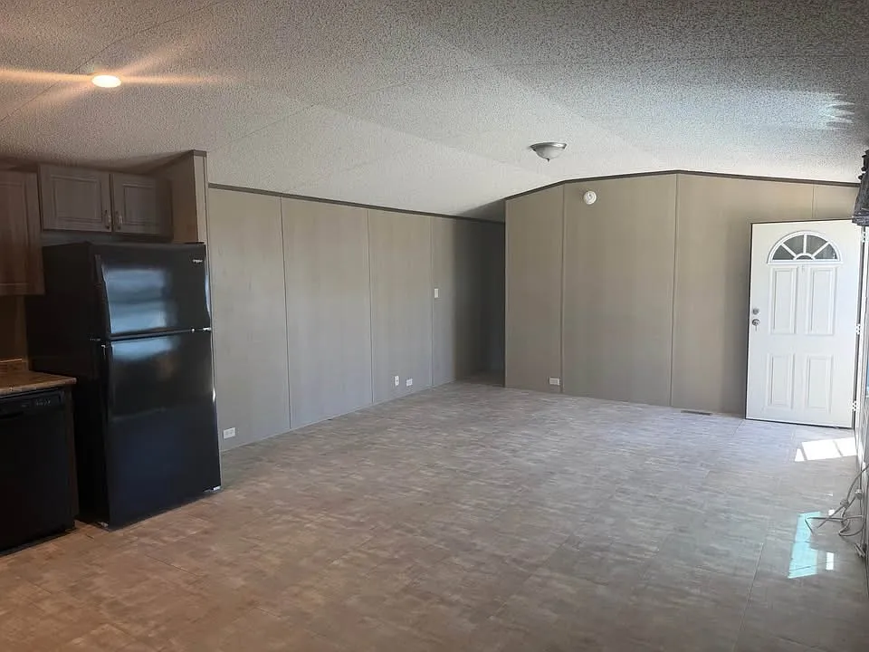 3 bed, 1200 sqft, $1,199 — Photo 4