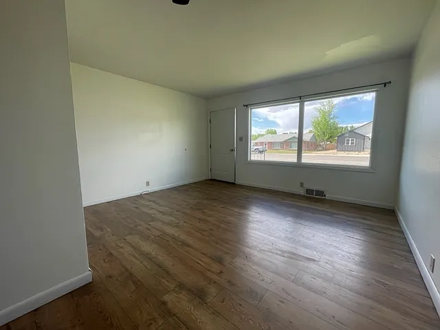 1428 Coburn Ave — Photo 8