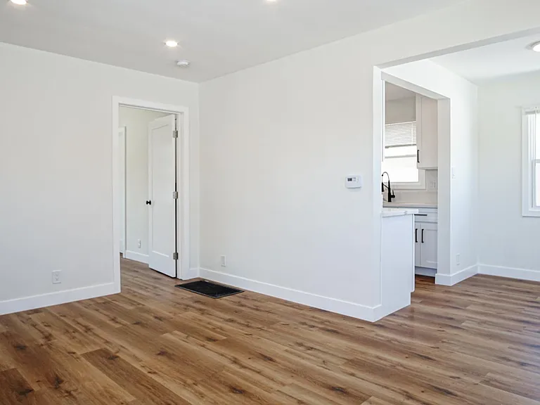 4525 W Broadway — Photo 2