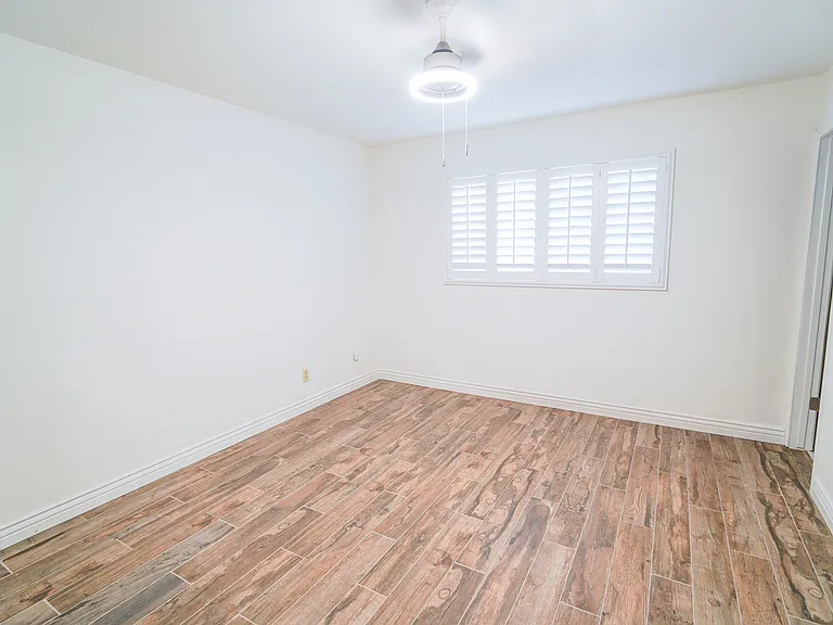 8608 E Highland Ave — Photo 11