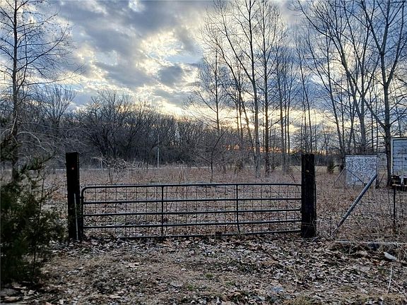 3rd image of 1615 NW 450th Rd