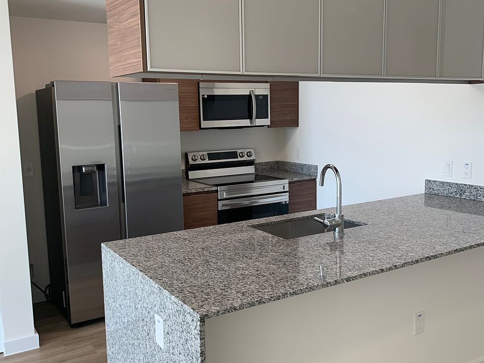 2nd image of 2500 SW 25th Ave #701