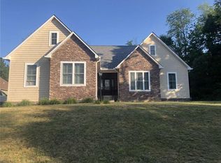 660 Gamble Rd, Oakdale, PA 15071