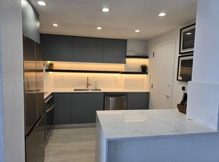 500 Bayview Dr APT 424, Sunny Isles Beach, FL 33160