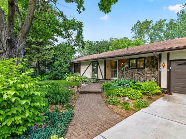 1120 Rockstone Ln, New Brighton, MN 55112