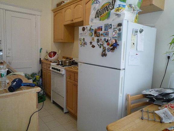 3rd image of 1637 Commonwealth Ave #11G
