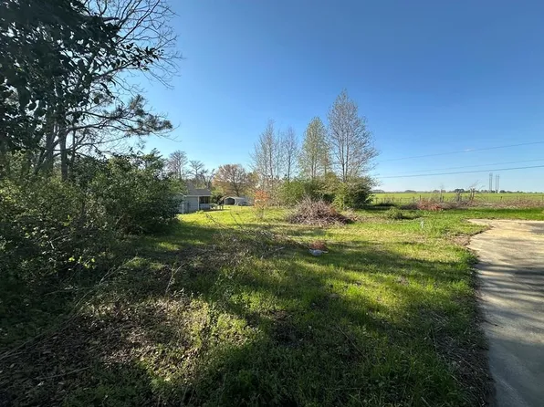 131 Pinoak Cir, Fitzgerald, GA 31750