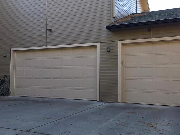 Over-sized 3 car garage