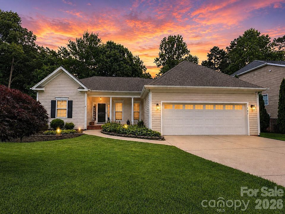 1st image of 147 Broken Pine Ln