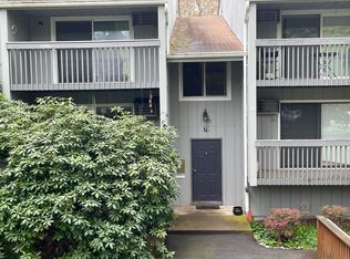 70 Buddington Rd APT 8, Groton, CT 06340