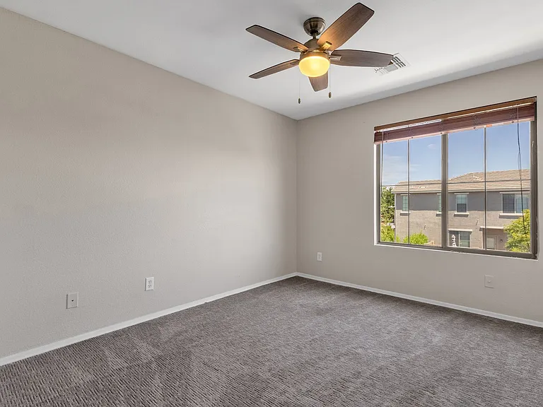 4365 E Morrow Dr — Photo 7