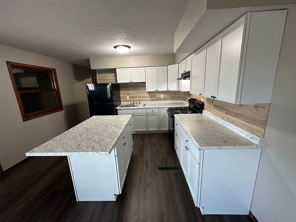 322 S Washington St, Hudson, IA 50643 Zillow