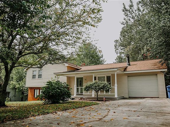 2nd image of 195 Village Way