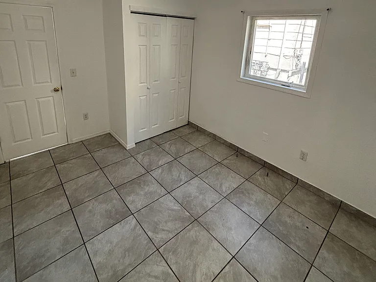 3348 SE Hawthorne Blvd #0 — Photo 5
