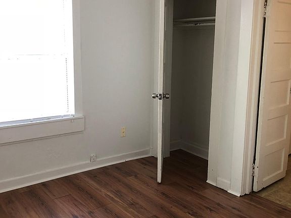 4th image of 701 W Plaza Pl APT D