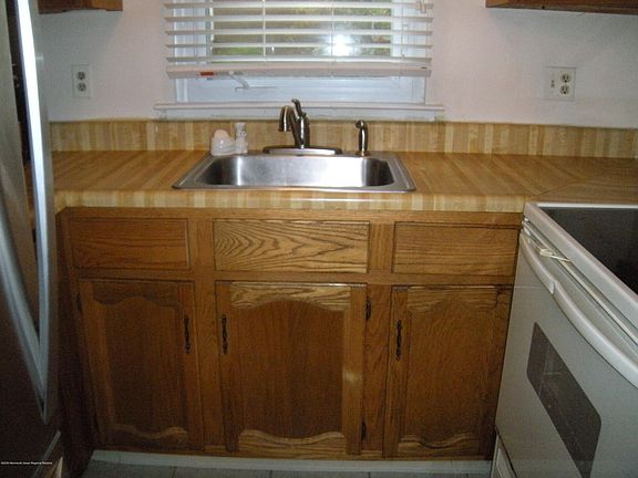 5th image of 12 Swift Ln #H