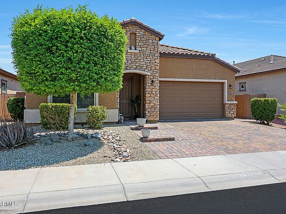 3rd image of 10157 W Robin Ln