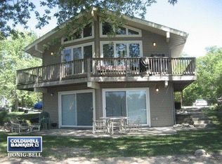 N7603 Bay Shore Dr, Elkhorn, WI 53121