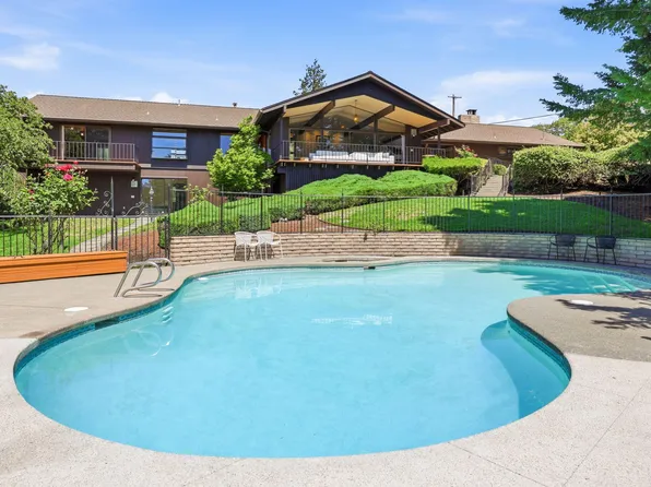 50 Mariposa Ter, Medford, OR 97504