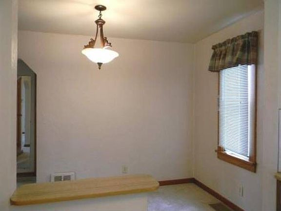 475 S. Michael dining