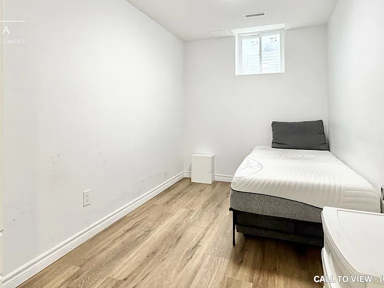 58 Billingsley Cres #2 — Photo 8