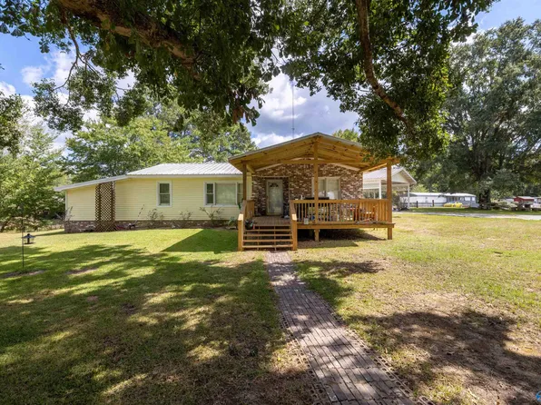 2892 Buttahatchee Dr, Hamilton, AL 35570