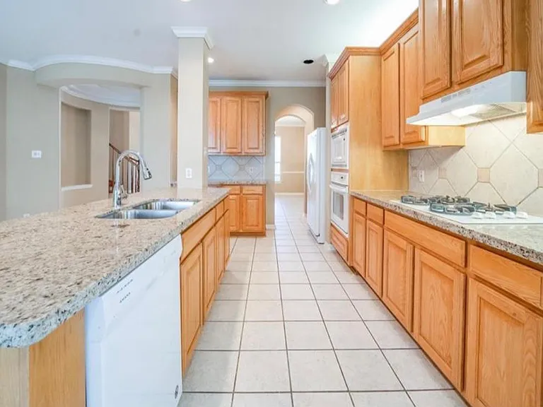 3303 Ashland Grove Ln — Photo 5