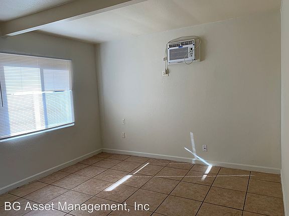 3rd image of 4138 15th Ave Unit B