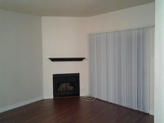 3rd image of 10270 Tujunga Canyon Blvd APT 202