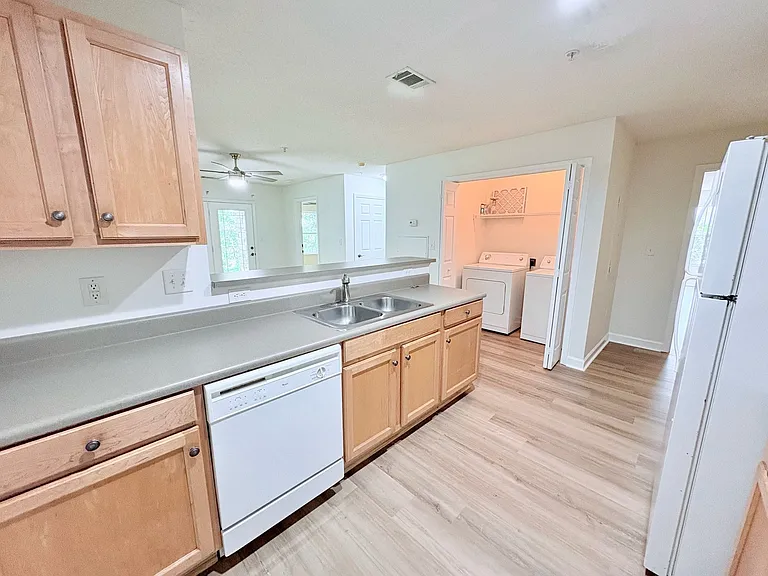 201 Harts Cove Way — Photo 6