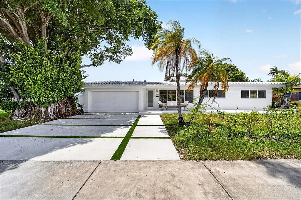 3 bed, 2.0 bath, $4,600 — Photo 1