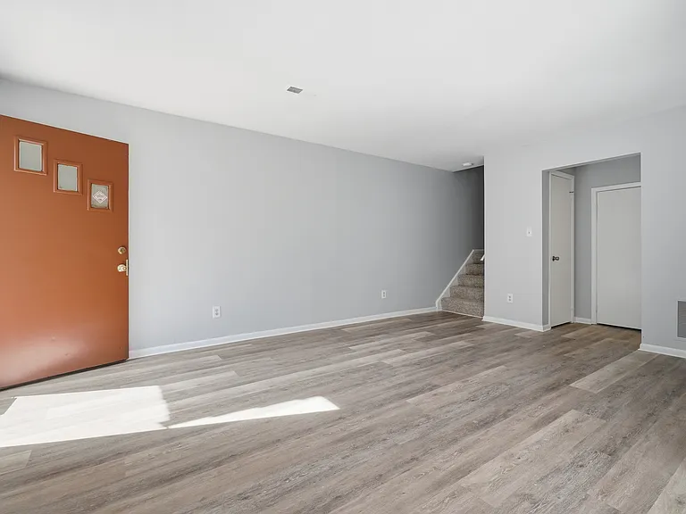 1554 Monterry Pl — Photo 7