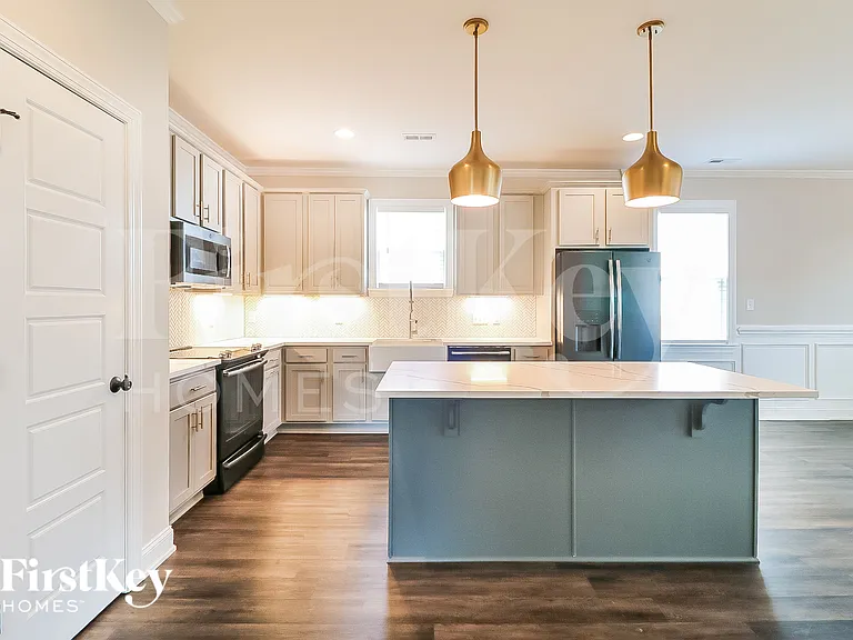 377 Ashley Woods Ct — Photo 6