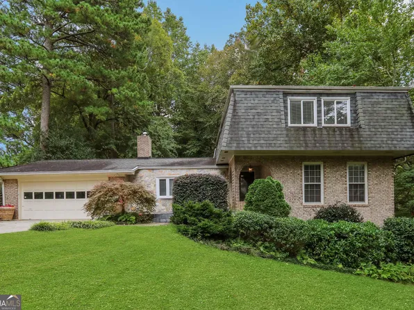 2751 W Fontainebleau Dr, Dunwoody, GA 30360