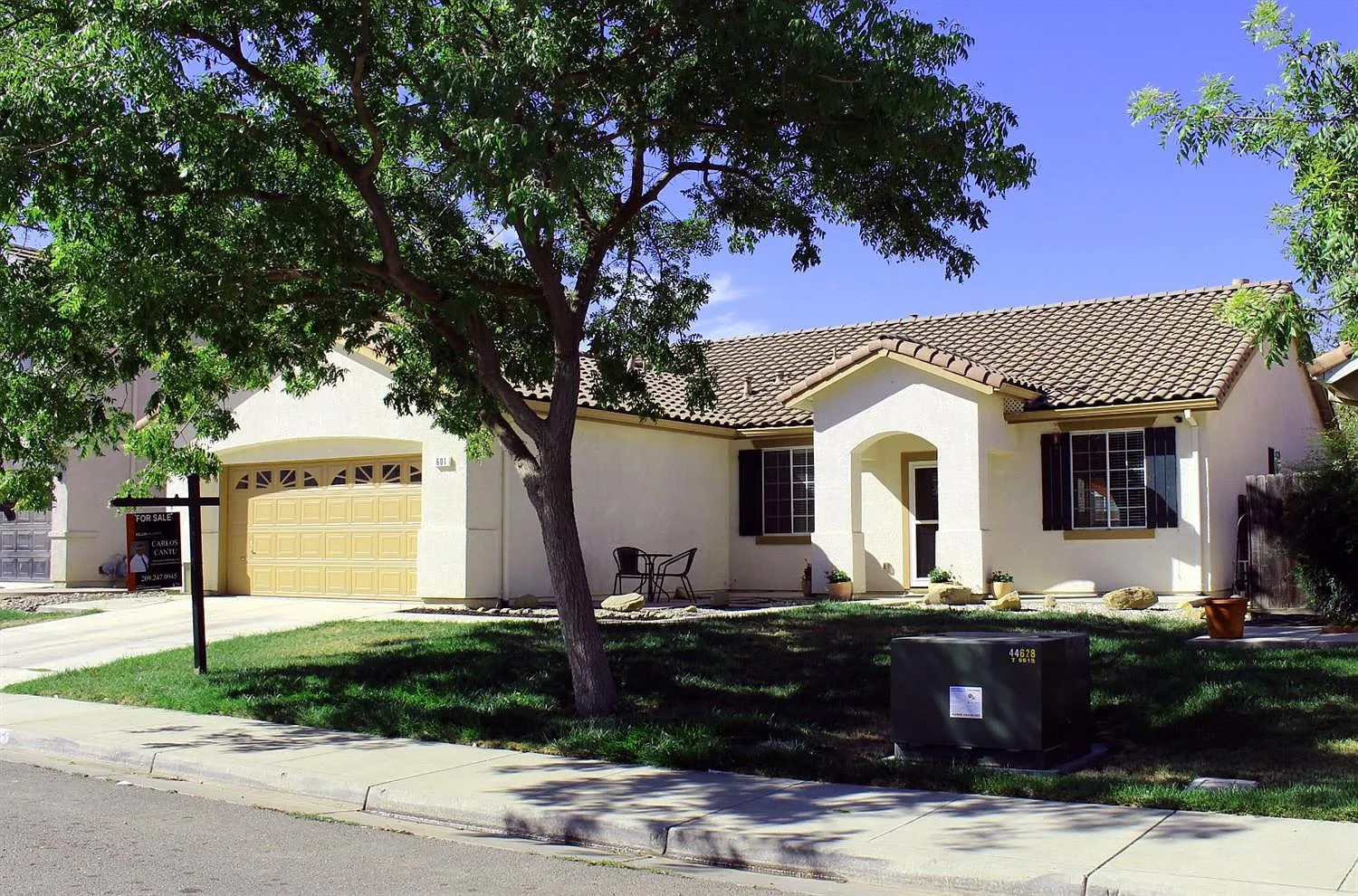 601 Osprey Dr photo 1