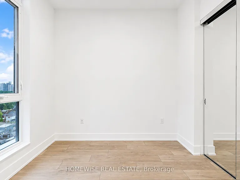 858 Dupont St #Penthouse 28 — Photo 24