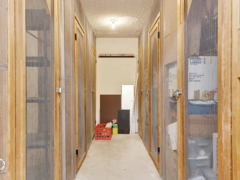 224 E St — Photo 26